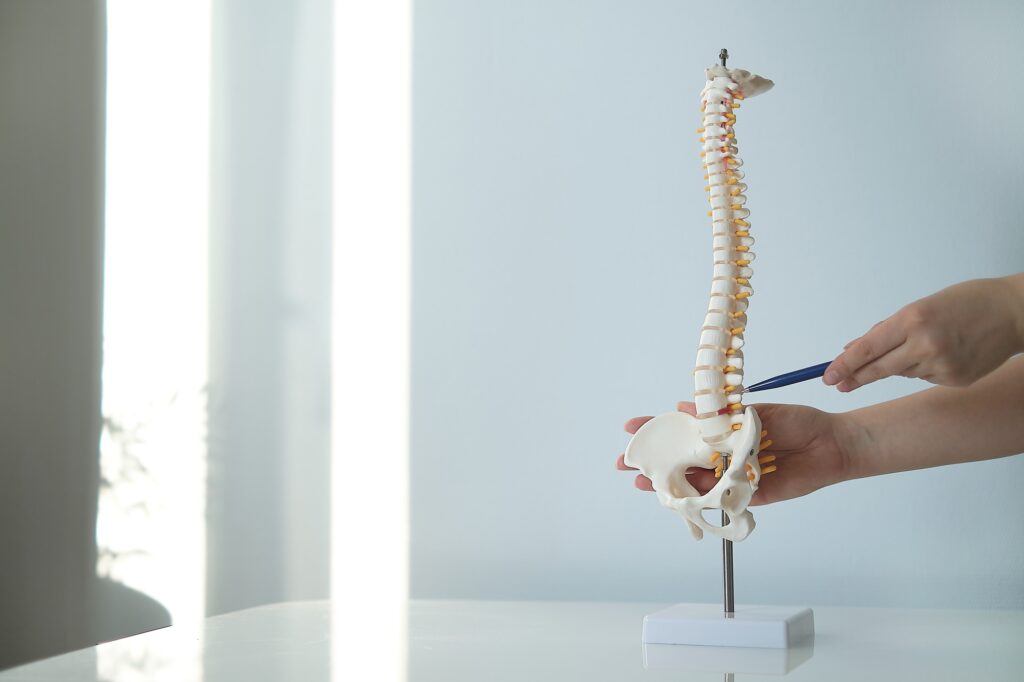 Intervertebral hernia of the cervical spine, rupture of the fibrous ring.